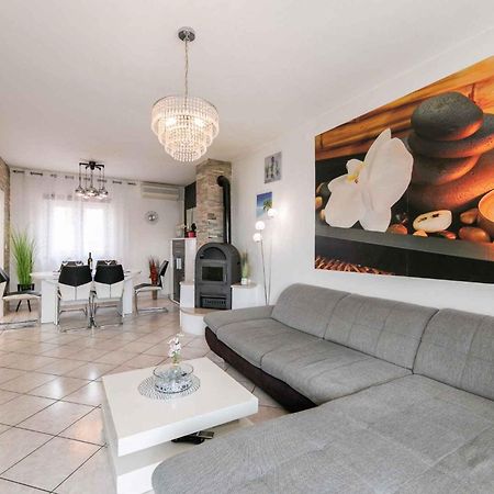 Apartment In Crikvenica 39210 Eksteriør bilde